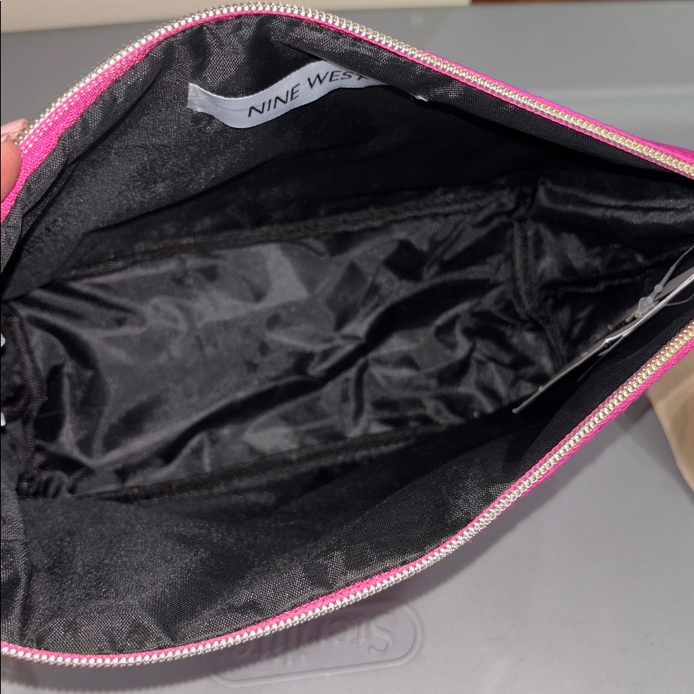Nine West Fuchsia Quilted Cosmetic Bag brand new - Picture 2 of 4
